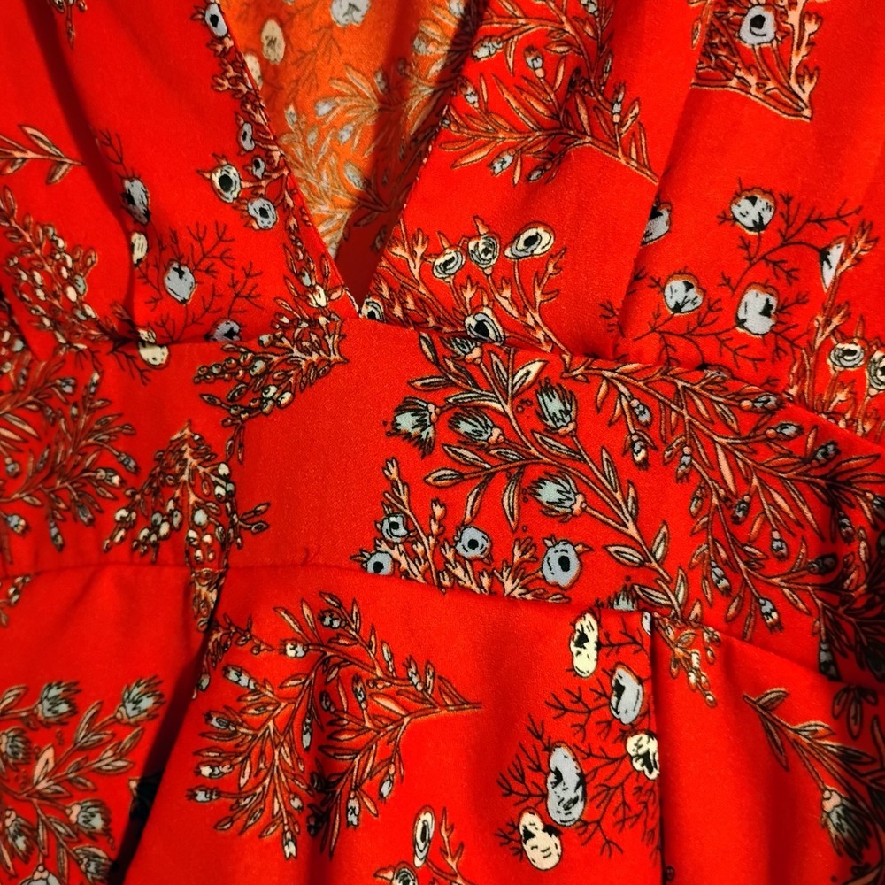 Boohoo, Sz.12, Womens Top, Red Floral, Puff Sleeves, Spring, Summer Cleavage - Picture 4 of 14